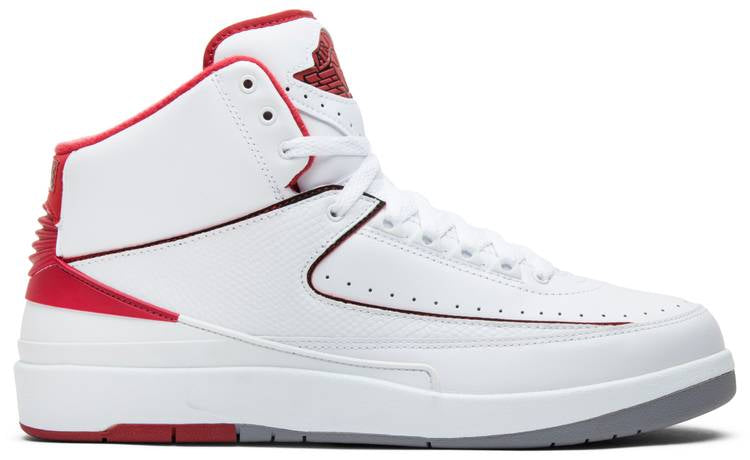Rock the air jordan 2 retro chicago home 385475-102 for a classic look with a modern twist
